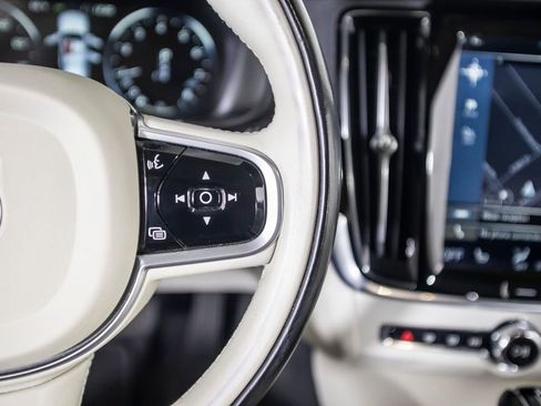 Used 2018 Volvo S90 T5 Momentum w/ Convenience Package image 33