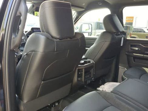 New 2026 RAM 2500 Laramie AWD/4WD image 19