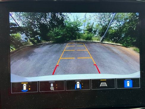 Used 2023 Chevrolet Traverse RS w/ LPO, Floor Liner Package FWD image 11