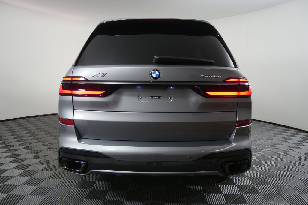Used 2027 BMW X7 xDrive40i w/ Executive Package AWD/4WD image 5