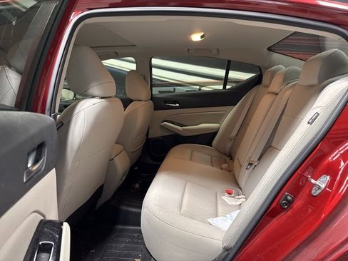 Used 2022 Nissan Altima 2.5 SV w/ SV Premium Package image 12