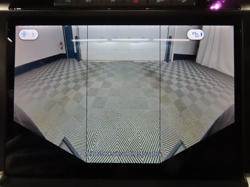 Used 2024 Ford F150 Platinum w/ FX4 Off-Road Package image 21