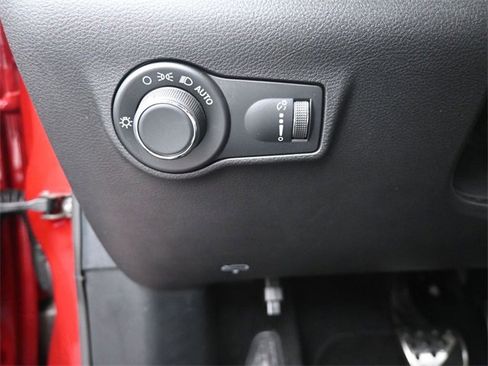 New 2025 Jeep Compass Sport image 33