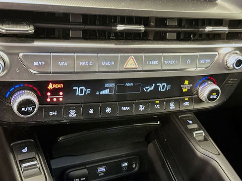 Used 2025 Kia Telluride S image 24