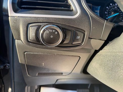 Used 2023 Ford Edge SEL image 8