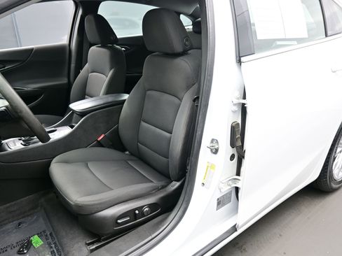 Used 2019 Chevrolet Malibu LT image 12