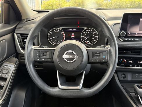 Used 2024 Nissan Rogue SV AWD/4WD image 29