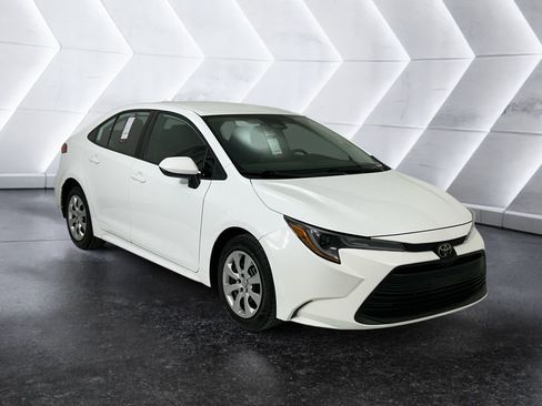 Used 2023 Toyota Corolla LE image 1