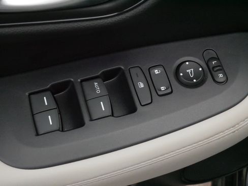 Certified 2026 Honda HR-V LX image 19