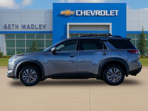Used 2022 Nissan Pathfinder SV FWD image 4