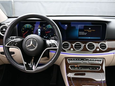Used 2022 Mercedes-Benz E 350 4MATIC Sedan image 11