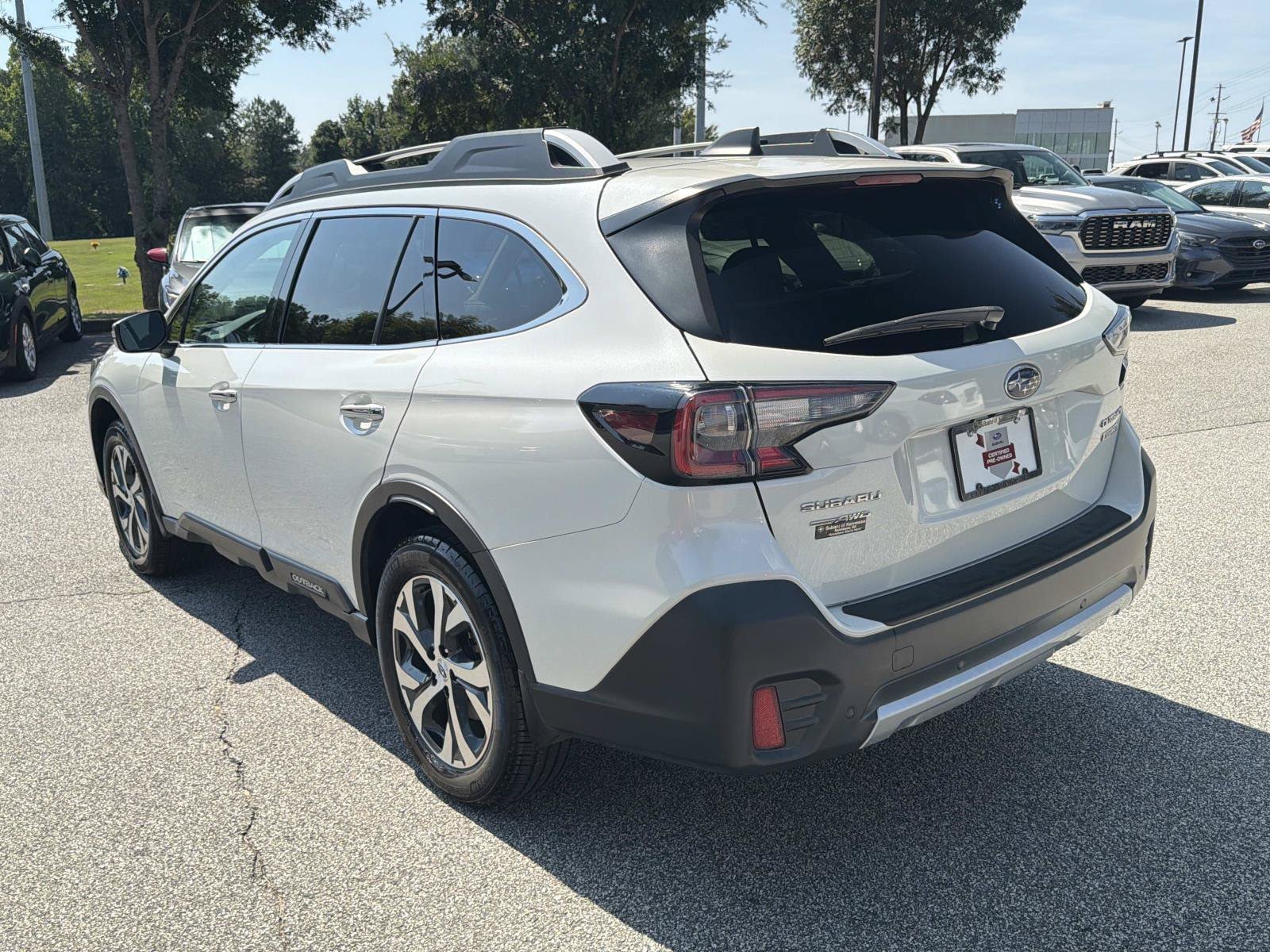 Used 2022 Subaru Outback Touring AWD/4WD image 8