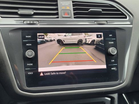 Certified 2024 Volkswagen Tiguan SE AWD/4WD image 14