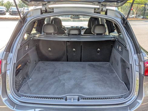 Used 2025 Mercedes-Benz GLC 300 4MATIC w/ AMG Line image 32