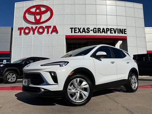 Used 2025 Buick Encore GX Preferred image 2