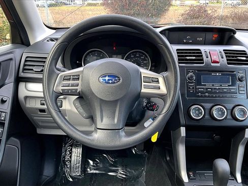 Used 2014 Subaru Forester 2.5i Premium w/ All-Weather Package image 7