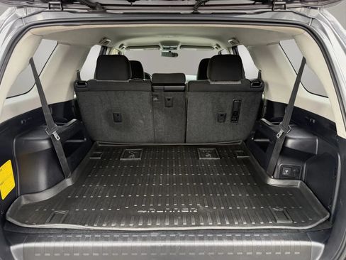 Used 2014 Toyota 4Runner SR5 AWD/4WD image 9