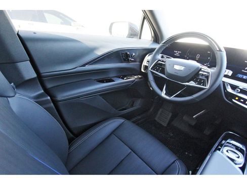 New 2026 Cadillac Lyriq Luxury image 8