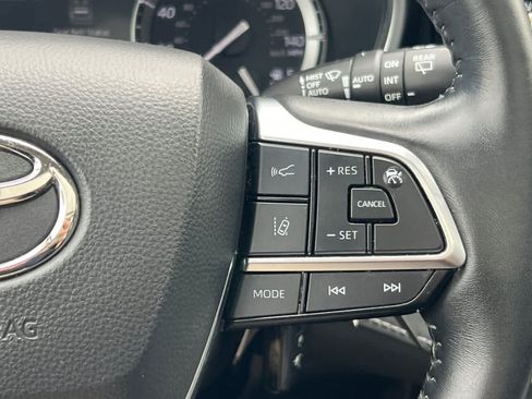 Used 2021 Toyota Highlander Platinum AWD/4WD image 30