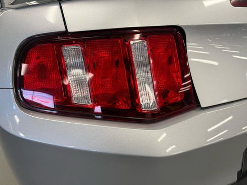 Used 2010 Ford Mustang Coupe image 11