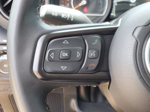 Used 2025 Jeep Wrangler Unlimited Rubicon AWD/4WD image 20