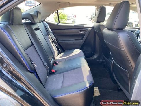 Used 2017 Toyota Corolla SE w/ SE Premium Package FWD image 7