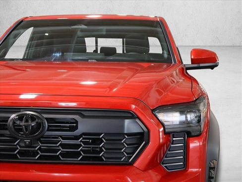Used 2026 Toyota Tacoma TRD Off-Road w/ TRD Off Road Premium Package AWD/4WD image 2