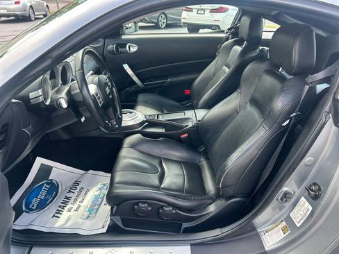 Used 2006 Nissan 350Z Touring RWD image 10