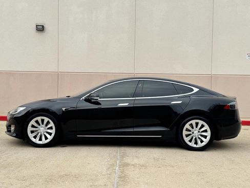 Used 2018 Tesla Model S 75D image 3