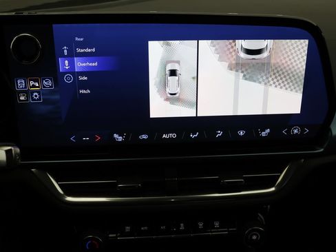 Certified 2024 Chevrolet Equinox EV LT FWD image 27