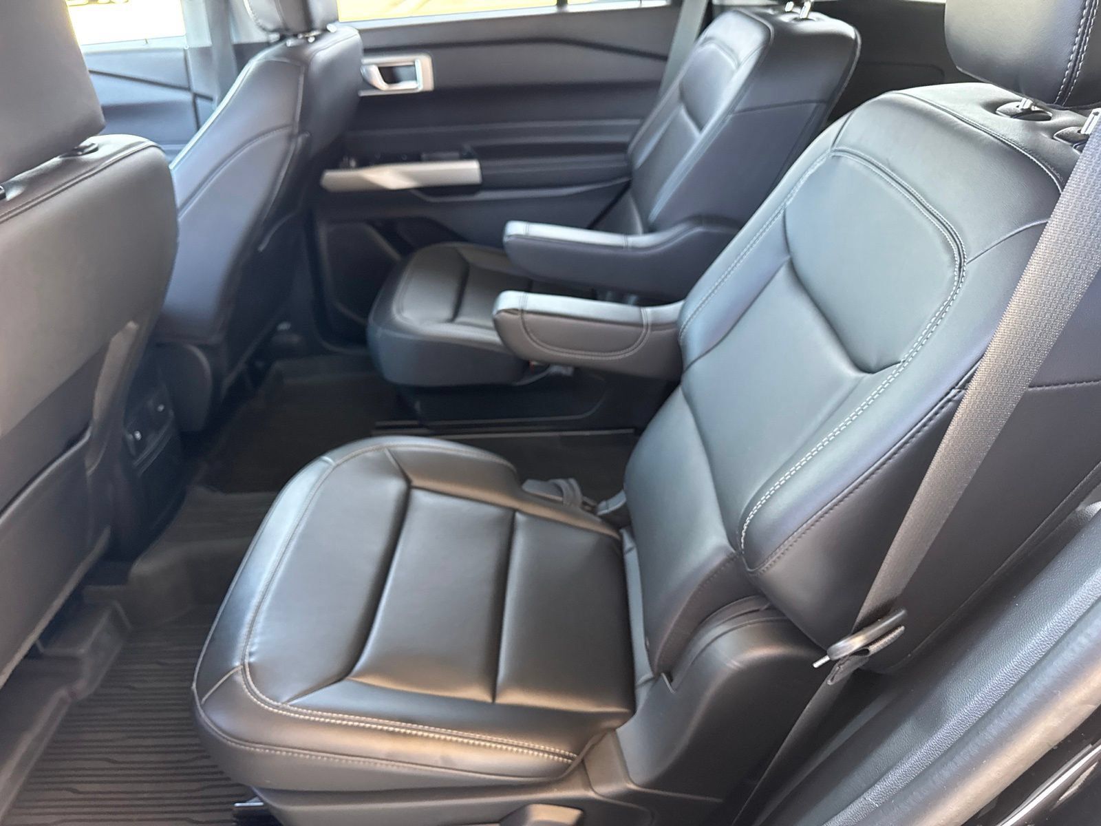 Certified 2024 Ford Explorer XLT w/ Equipment Group 202A AWD/4WD image 36