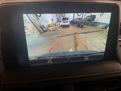 Used 2023 GMC Yukon SLT image 20