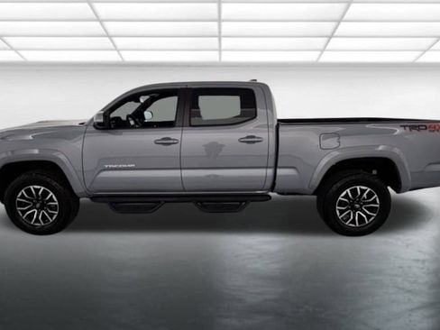 Used 2021 Toyota Tacoma TRD Sport image 6