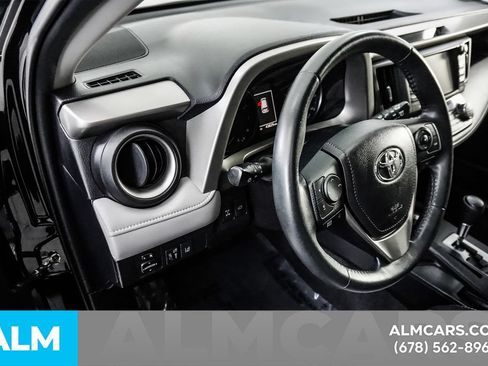 Used 2018 Toyota RAV4 XLE AWD/4WD image 33