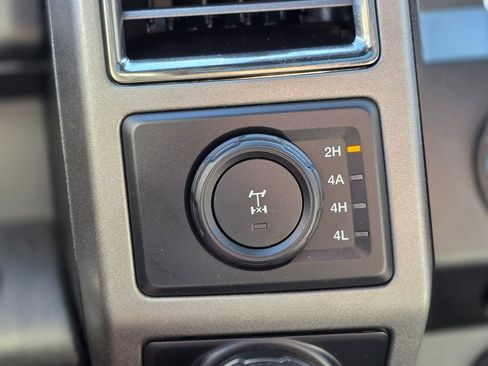 Used 2017 Ford F150 Raptor w/ Equipment Group 802A Luxury image 33