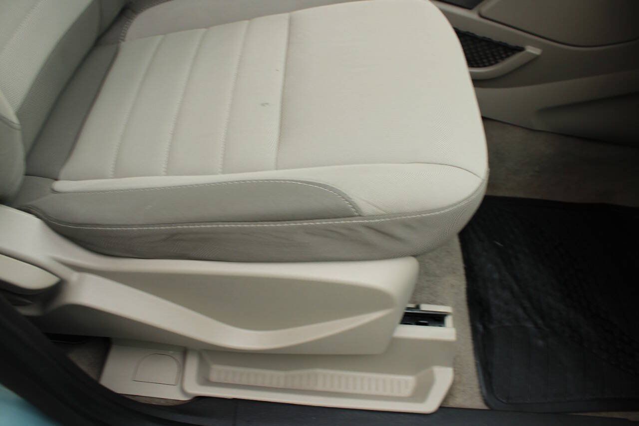 Used 2014 Ford C-MAX SE FWD image 13