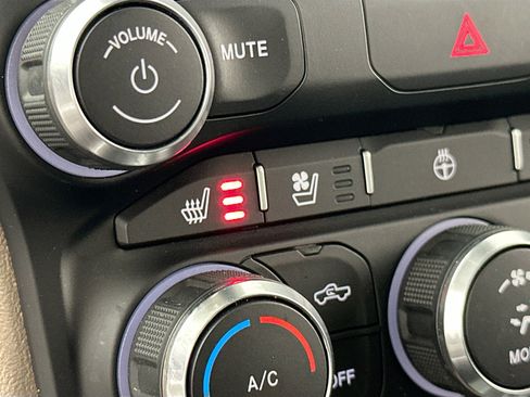 Used 2022 RAM 1500 Laramie image 19