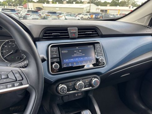 Used 2025 Nissan Versa SV FWD image 17