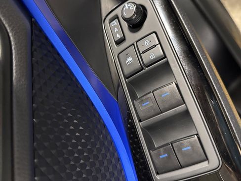 Used 2021 Toyota C-HR XLE image 21