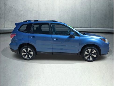 Used 2018 Subaru Forester 2.5i Premium w/ All-Weather Package AWD/4WD image 7
