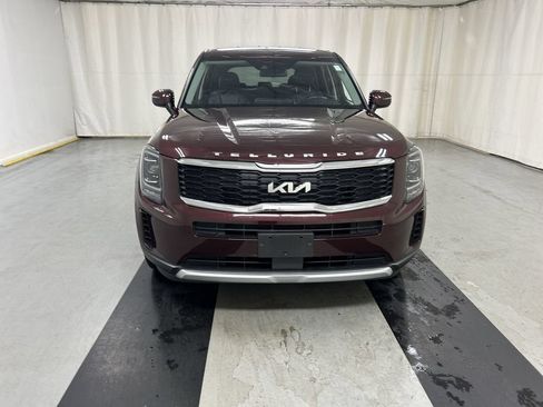 Used 2022 Kia Telluride LX AWD/4WD image 3