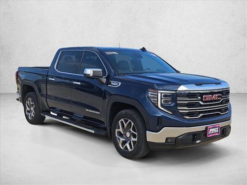 Used 2023 GMC Sierra 1500 SLT image 3