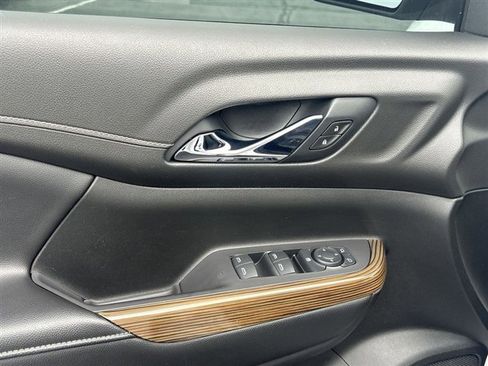 Used 2021 GMC Acadia SLE w/ Driver Convenience Package image 22