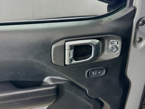 Used 2021 Jeep Wrangler Unlimited Freedom Edition image 17