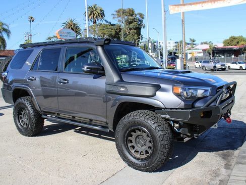 Used 2023 Toyota 4Runner TRD Off-Road Premium w/ Off Road Premium Plus Package image 8