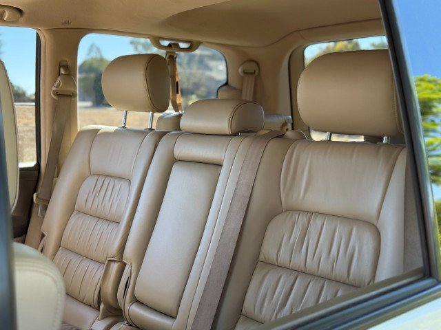 Used 2004 Lexus LX 470 4WD image 27