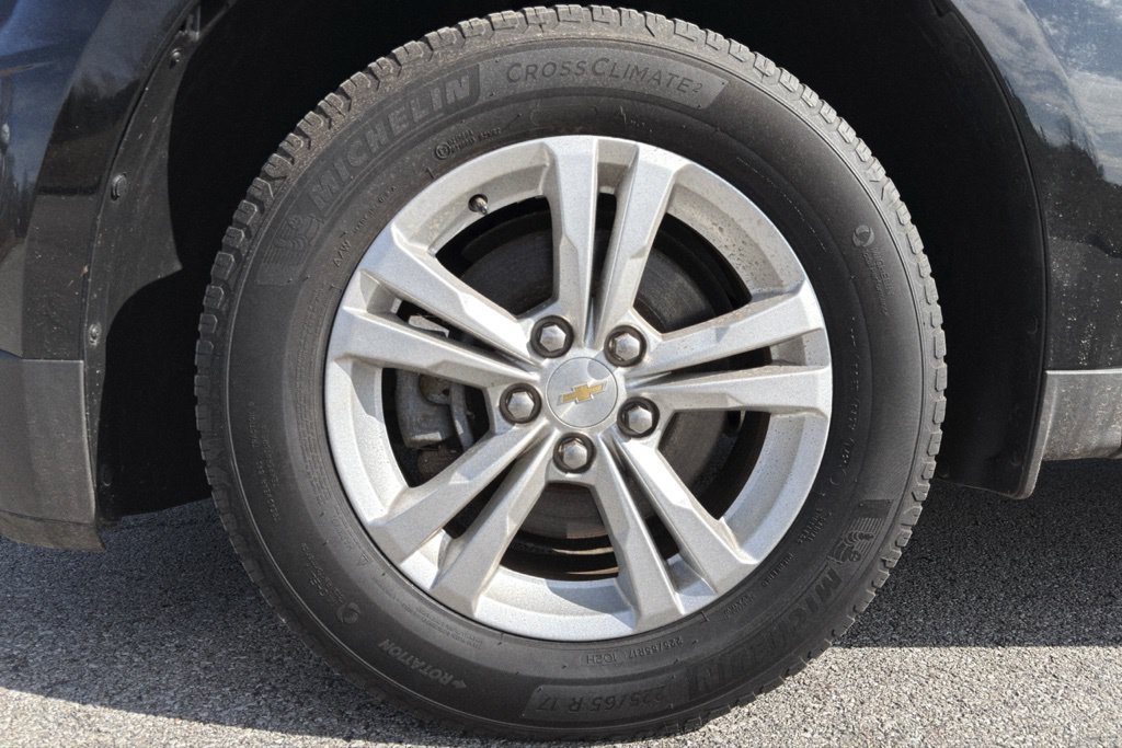 Used 2017 Chevrolet Equinox LS FWD image 36