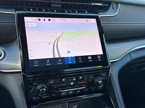 Used 2023 Jeep Grand Cherokee Overland w/ Adv Protech Group III image 8