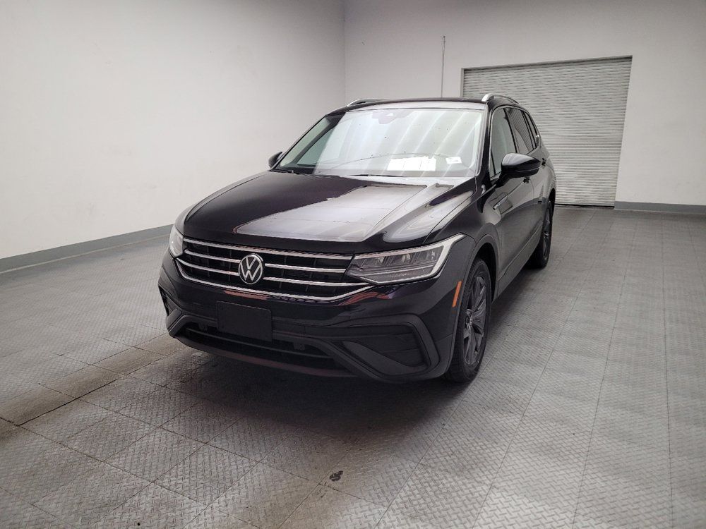 Used 2023 Volkswagen Tiguan SE w/ Panoramic Sunroof Package FWD image 15