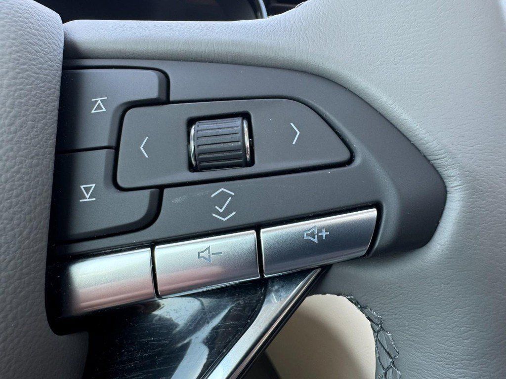 Used 2024 Cadillac XT6 Premium Luxury w/ Technology Package AWD/4WD image 19